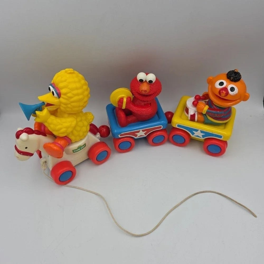 Sesame Street Band Parade TYCO Pull Train 16